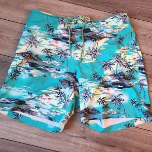 Men's tropical beach print swim shorts